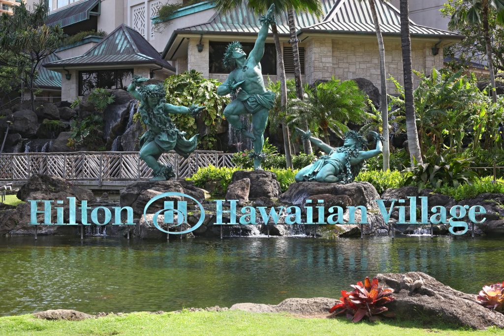 Hilton Hawaiian Village Shuttle Service | Go Waikiki Shuttle Hilton Hawaiian Village Shuttle Service